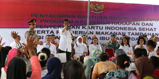Jokowi uji coba 44 kota buat pembagian gula dan beras lewat kartu