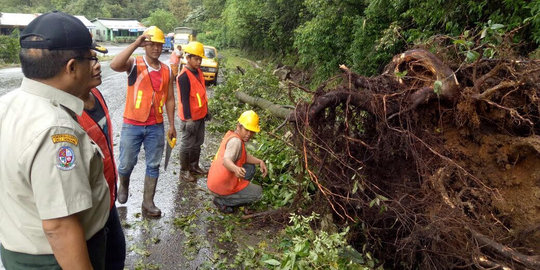 Jalan Medan-Berastagi longsor pascagempa