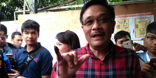 Kemeja kotak-kotak dipakai Djarot & istri saat nyoblos Pilgub DKI