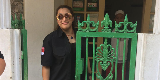 Artis cantik Jane Shalimar nyoblos di TPS Petamburan