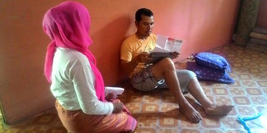 Petugas KPPS di Aceh datangi warga sakit agar bisa nyoblos