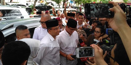 Usai nyoblos, Anies-Sandi pantau hasil hitung cepat bersama Prabowo
