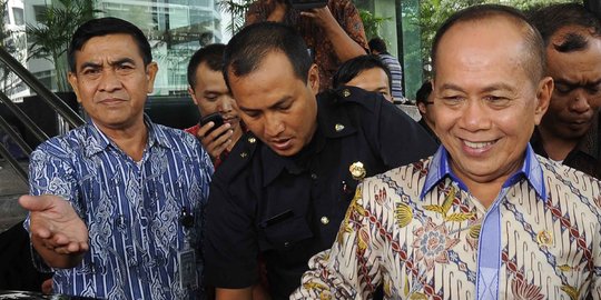 Nomor buncit di sejumlah quick count, kubu Agus-Sylvi tunggu KPUD