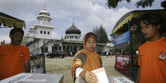 Muzakir Manaf dan Irwandi Yusuf saling klaim kemenangan Pilgub Aceh