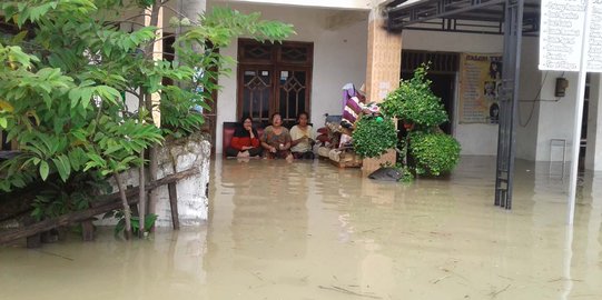 Diguyur hujan dan air kiriman, beberapa kawasan Jakarta banjir