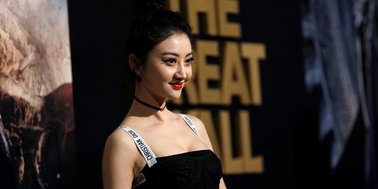 Pesona Jing Tian di pemutaran perdana The Great Wall