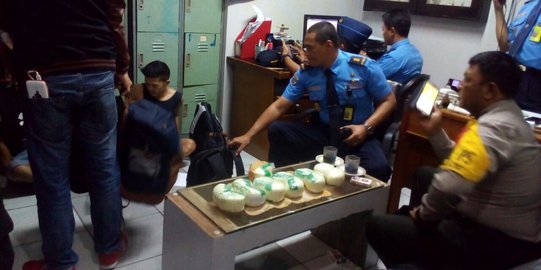 Penyelundup sabu 5,9 kg tertangkap karena curi jam di Bandara