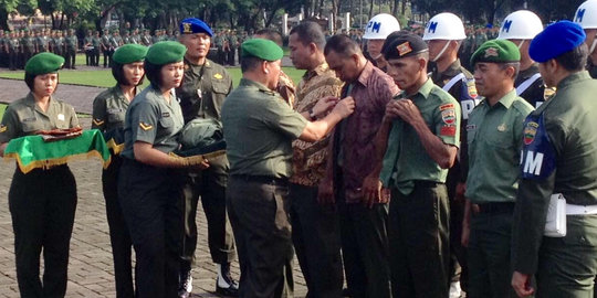 Terlibat kejahatan dan desersi, 21 Prajurit TNI dipecat