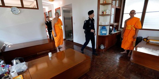 Polisi Thailand geledah kuil Buddha terkait penggelapan uang