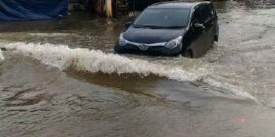 Kebanjiran sejak tahun 90-an, warga Cimanggis ini tagih janji pemkot