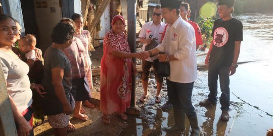 Korban banjir Kampung Pulo & Bukit Duri dapat bantuan banteng muda