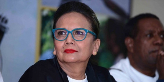 Tampil cantik berkarisma ala christine hakim, ini lho resepnya