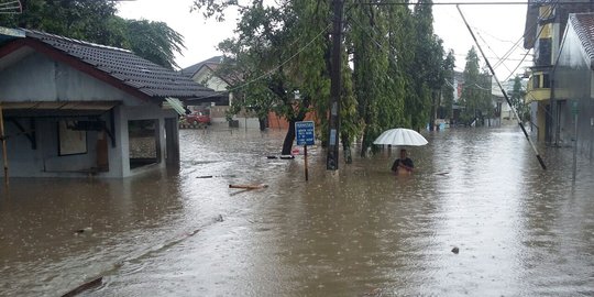 Pemkot Bekasi akan bangun tanggul darurat cegah longsor Kali Bekasi