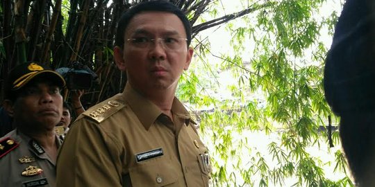 Ahok berani taruhan siapapun gubernur DKI pasti lakukan normalisasi