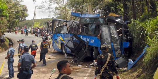 Bus wisata tewaskan 10 pelajar usai tabrak tiang listrik di Manila
