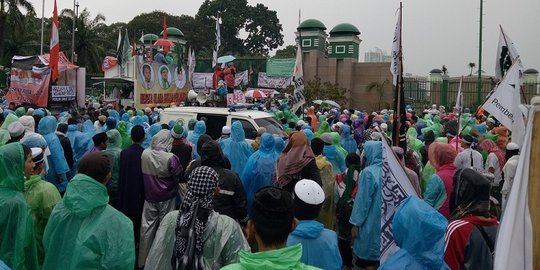 Massa aksi 212 mulai tinggalkan Gedung DPR