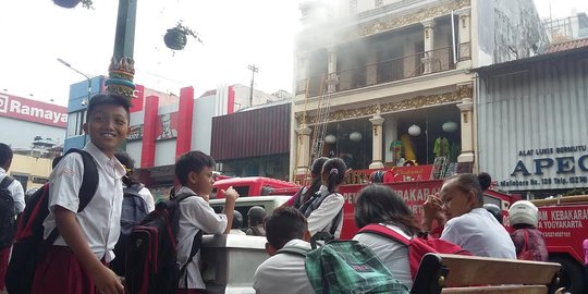 Toko batik kebakaran, Jalan Malioboro sempat ditutup sementara