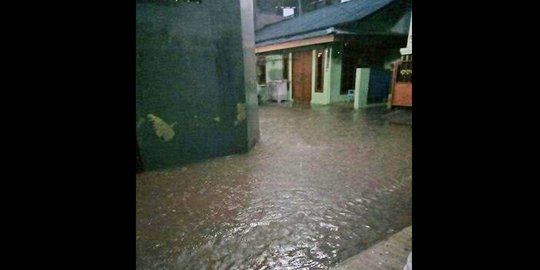 Cerita warga perumahan di Depok rumahnya jadi langganan banjir