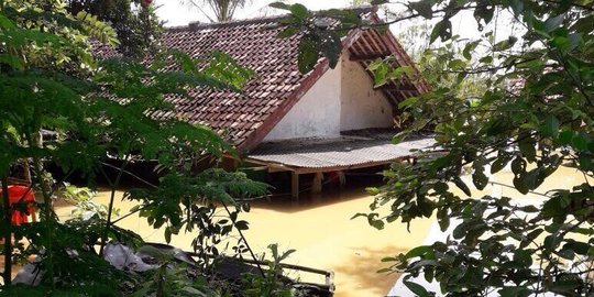 Sungai Cimanceuri meluap, Kadu Agung Tigaraksa banjir hingga 2 meter