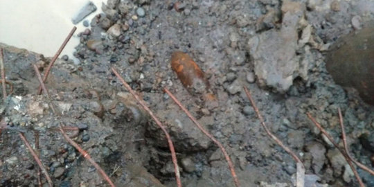 Gali lubang, buruh bangunan CBD Medan temukan mortir Perang Dunia II