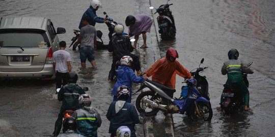 BNPB prediksi hujan landa hingga akhir Maret