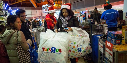 Mayoritas rakyat Amerika takut perang, anggap Rusia musuh