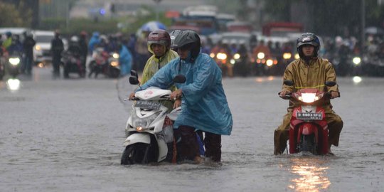 Duka di balik banjir Jakarta
