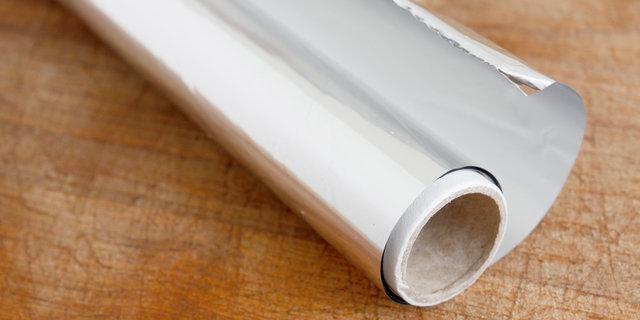 Bungkus Anggota Tubuh Dengan Aluminium Foil Dan Dapatkan Manfaat Ini Merdeka Com