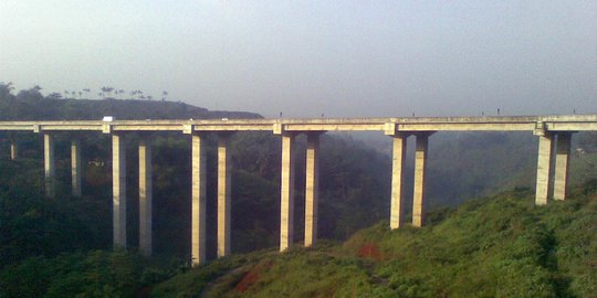 Jembatan Cisomang retak, Jasa Marga rugi Rp 350 juta