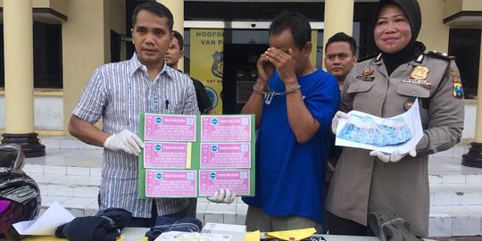 Modus pegawai kelurahan, Arifin gondol iPhone5 dari rumah warga