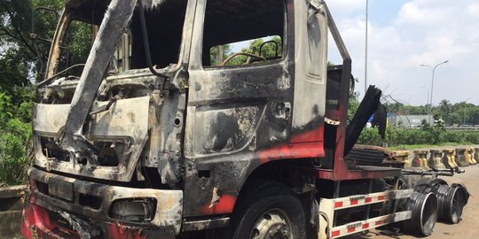 Pertamina investigasi penyebab truk tangki BBM terbakar di Jagorawi