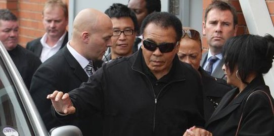 Imbas kebijakan Trump, putra Muhammad Ali tertahan di bandara