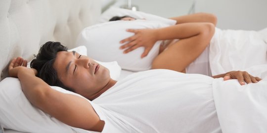 tidurlah dengan posisi miring ke kiri dan dapatkan 5 manfaat ini