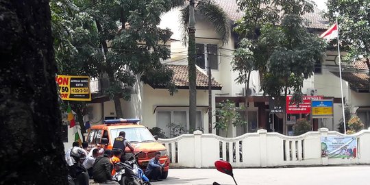 Pelaku peledakan dilumpuhkan, di badannya terpasang rompi bom