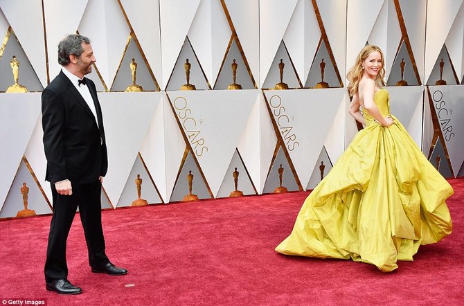 gaun mewah para selebriti di oscar 2017