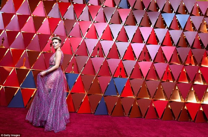 gaun mewah para selebriti di oscar 2017