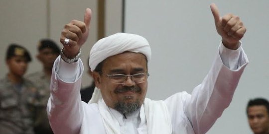 Gaya Rizieq Shihab hadir di sidang Ahok