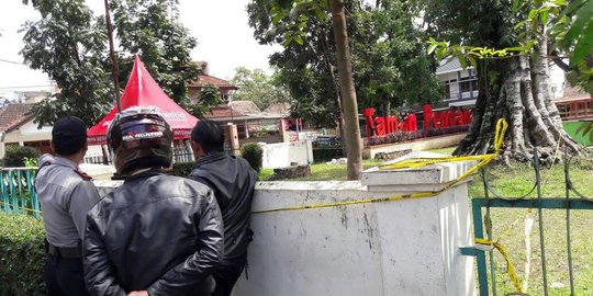 Puslabfor Mabes Polri olah TKP ledakan bom panci di Bandung