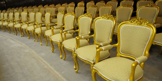 Mewahnya Gedung DPR dipercantik ornamen emas sambut Raja Arab