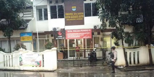 Polisi buka police line tempat penyergapan teroris di Bandung