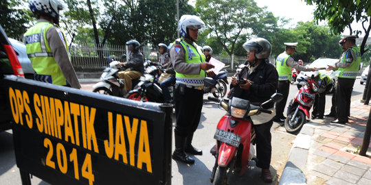 Kakorlantas minta anak buah tak marah-marah dan tilang dengan sopan