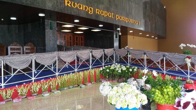 gedung dpr jelang kunjungan raja salman