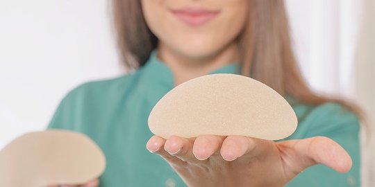 8 bahaya mengerikan dari implan payudara, sudah tahu?
