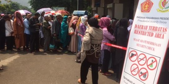  Pintu Istiqlal ditutup warga protes tak bisa lihat Raja 