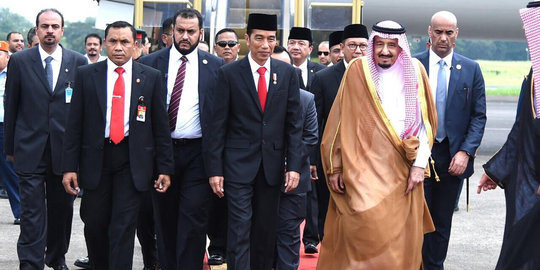 Saat tamu undangan di DPR berebut swafoto dengan Raja Salman