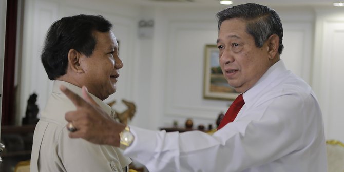 Image result for Prabowo dan Pak SBY komplek parlemen