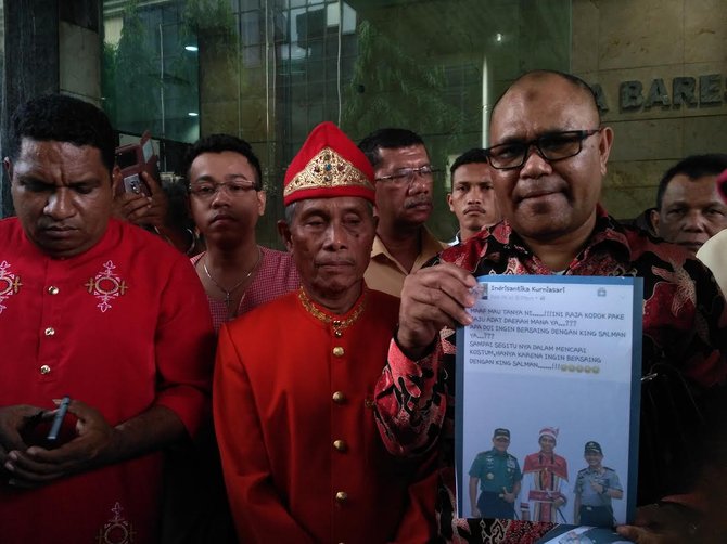 majelis latupati maluku melaporkan akun facebook indrisantika kurniasari