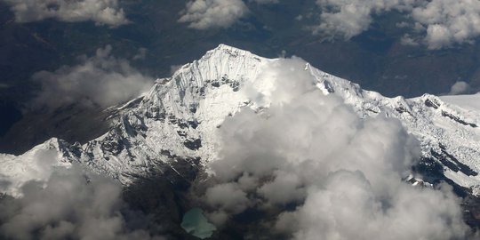Melihat lebih dekat puncak Huascaran, gunung tertinggi di Peru