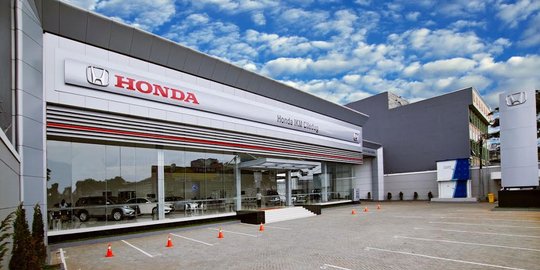 Honda punya diler baru di Ciledug dan transfer teknologi di Makassar