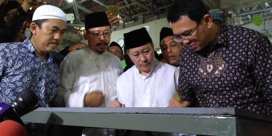 Didampingi kakak angkat, Ahok resmikan makam Mbah Priuk cagar budaya